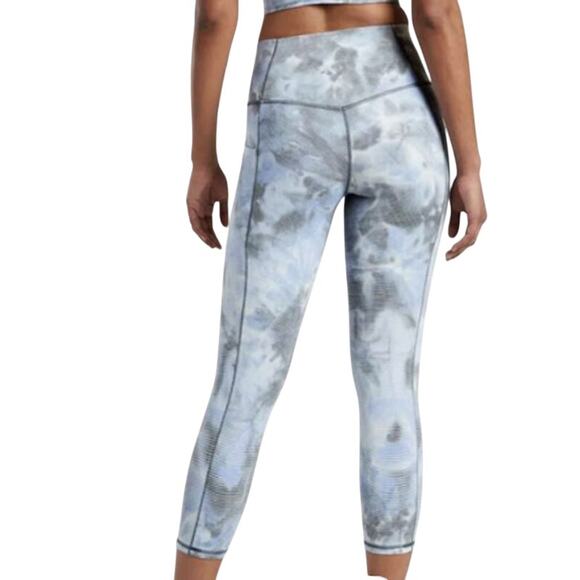 Athleta Petite Tie Dye Salutation Stash Pocket II Capri Leggings XSP - Picture 4 of 12